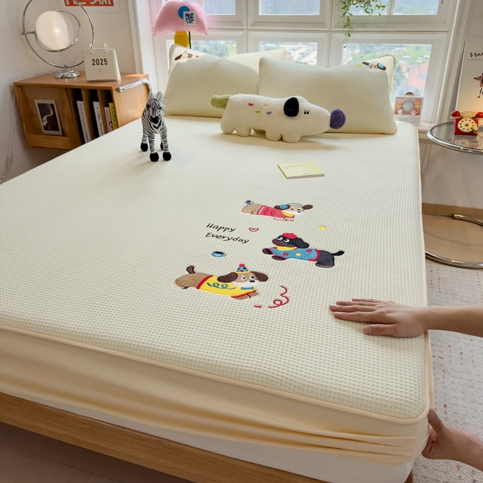 91家纺网 家纺一手货源 找家纺 莱家富 2025新款A类华夫格夹棉床笠单品床笠单件床笠套件 开心小狗-淡雅黄