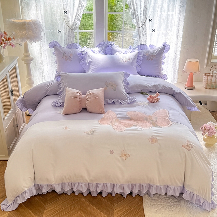 91家纺网 家纺一手货源 找家纺 慕语家纺 2025新款软糯亲肤贴布绣公主风四件套系列--瑞丽（专版花型） 瑞丽--浅紫