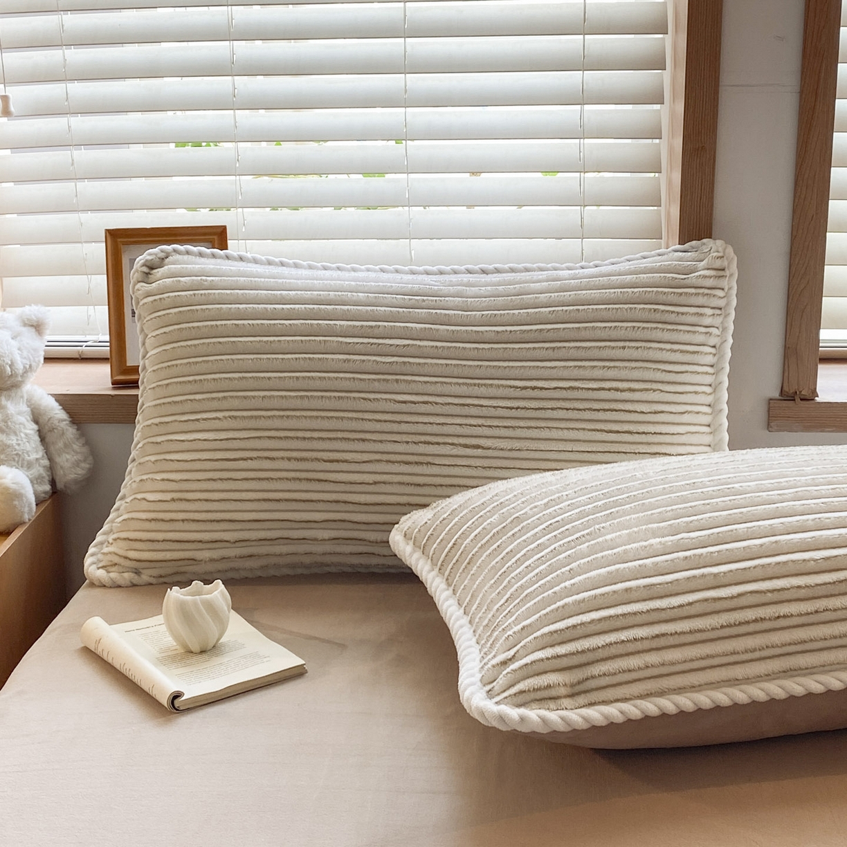 91家纺网 家纺一手货源 找家纺 蓝极人 2025新款抽条阳离子提花牛奶绒四件套 阳离子抽条-奶咖