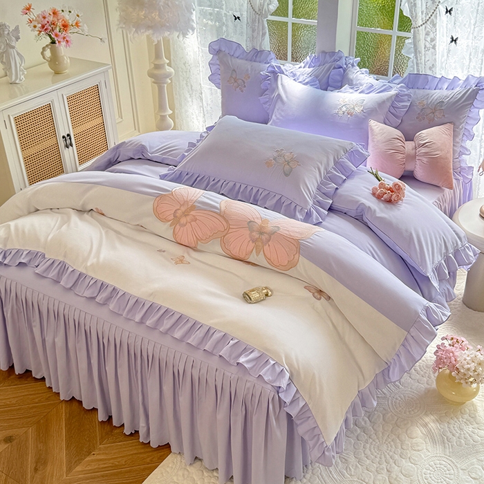 91家纺网 家纺一手货源 找家纺 慕语家纺 2025新款软糯亲肤贴布绣公主风四件套系列--瑞丽（专版花型） 瑞丽--浅紫