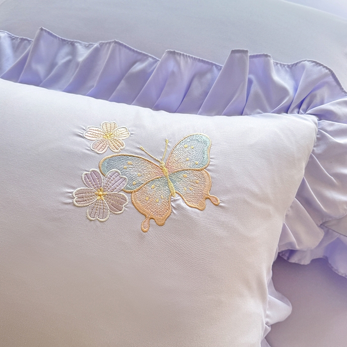 91家纺网 家纺一手货源 找家纺 慕语家纺 2025新款软糯亲肤贴布绣公主风四件套系列--瑞丽（专版花型） 瑞丽--浅紫