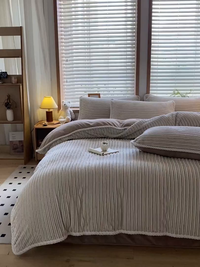 91家纺网 家纺一手货源 找家纺 蓝极人 2025新款抽条阳离子提花牛奶绒四件套 阳离子抽条-奶咖