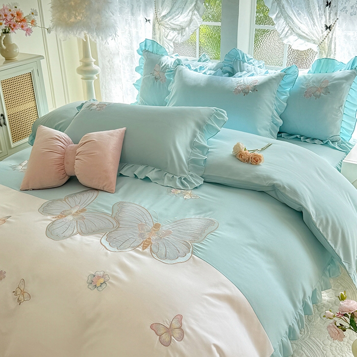 91家纺网 家纺一手货源 找家纺 慕语家纺 2025新款软糯亲肤贴布绣公主风四件套系列--瑞丽（专版花型） 瑞丽--水绿