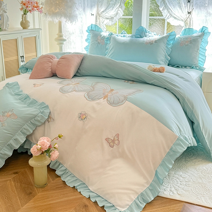 91家纺网 家纺一手货源 找家纺 慕语家纺 2025新款软糯亲肤贴布绣公主风四件套系列--瑞丽（专版花型） 瑞丽--水绿