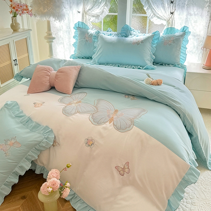 91家纺网 家纺一手货源 找家纺 慕语家纺 2025新款软糯亲肤贴布绣公主风四件套系列--瑞丽（专版花型） 瑞丽--水绿