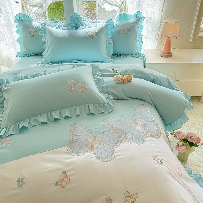 91家纺网 家纺一手货源 找家纺 慕语家纺 2025新款软糯亲肤贴布绣公主风四件套系列--瑞丽（专版花型） 瑞丽--水绿