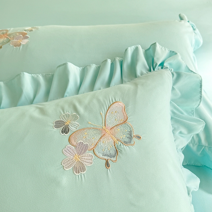 91家纺网 家纺一手货源 找家纺 慕语家纺 2025新款软糯亲肤贴布绣公主风四件套系列--瑞丽（专版花型） 瑞丽--水绿