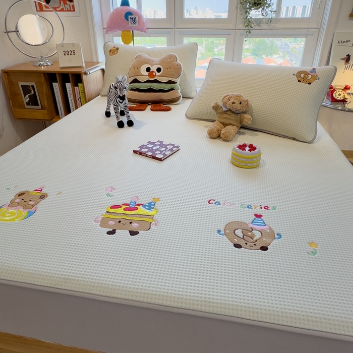 91家纺网 家纺一手货源 找家纺 莱家富 2025新款A类华夫格夹棉床笠单品床笠单件床笠套件 烘焙童话-云絮白