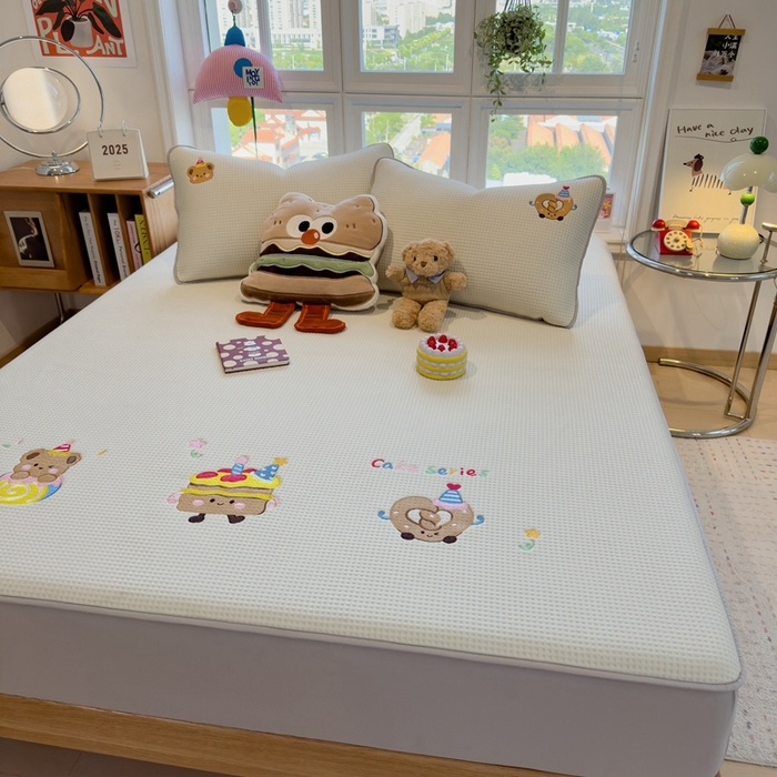 91家纺网 家纺一手货源 找家纺 莱家富 2025新款A类华夫格夹棉床笠单品床笠单件床笠套件 烘焙童话-云絮白