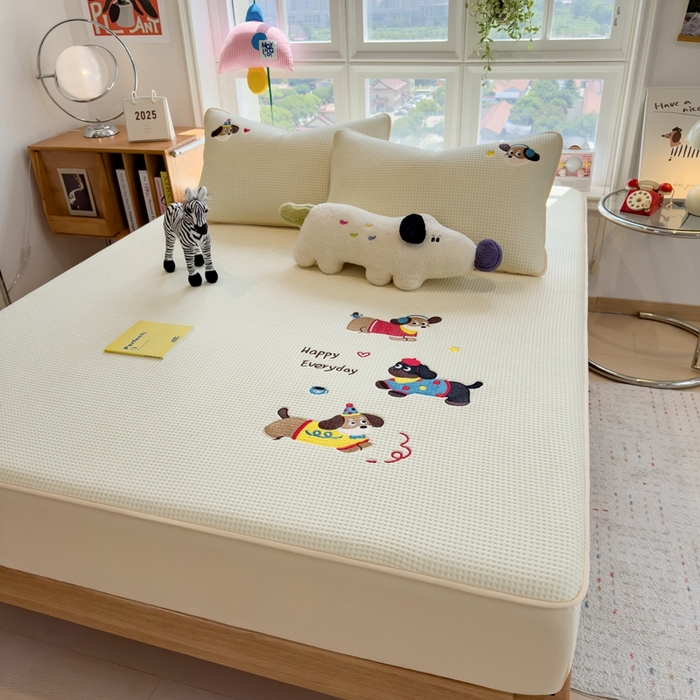 91家纺网 家纺一手货源 找家纺 莱家富 2025新款A类华夫格夹棉床笠单品床笠单件床笠套件 开心小狗-淡雅黄