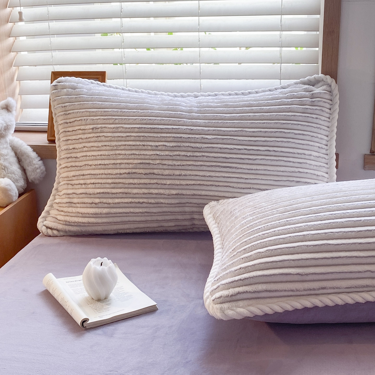 91家纺网 家纺一手货源 找家纺 蓝极人 2025新款抽条阳离子提花牛奶绒四件套 阳离子抽条-浅紫