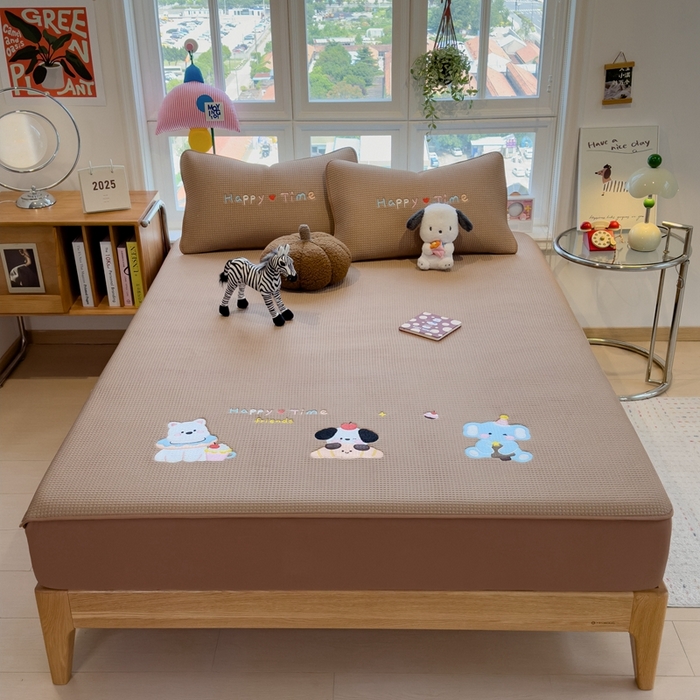 91家纺网 家纺一手货源 找家纺 莱家富 2025新款A类华夫格夹棉床笠单品床笠单件床笠套件 童趣萌宠-焦糖咖