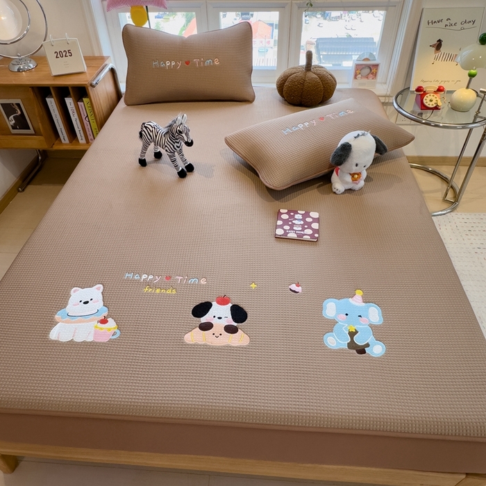 91家纺网 家纺一手货源 找家纺 莱家富 2025新款A类华夫格夹棉床笠单品床笠单件床笠套件 童趣萌宠-焦糖咖