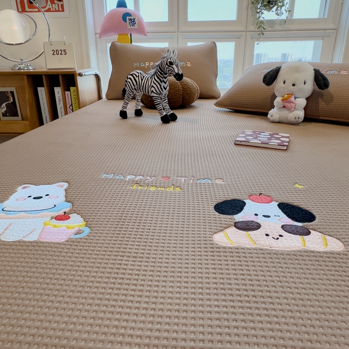 91家纺网 家纺一手货源 找家纺 莱家富 2025新款A类华夫格夹棉床笠单品床笠单件床笠套件 童趣萌宠-焦糖咖