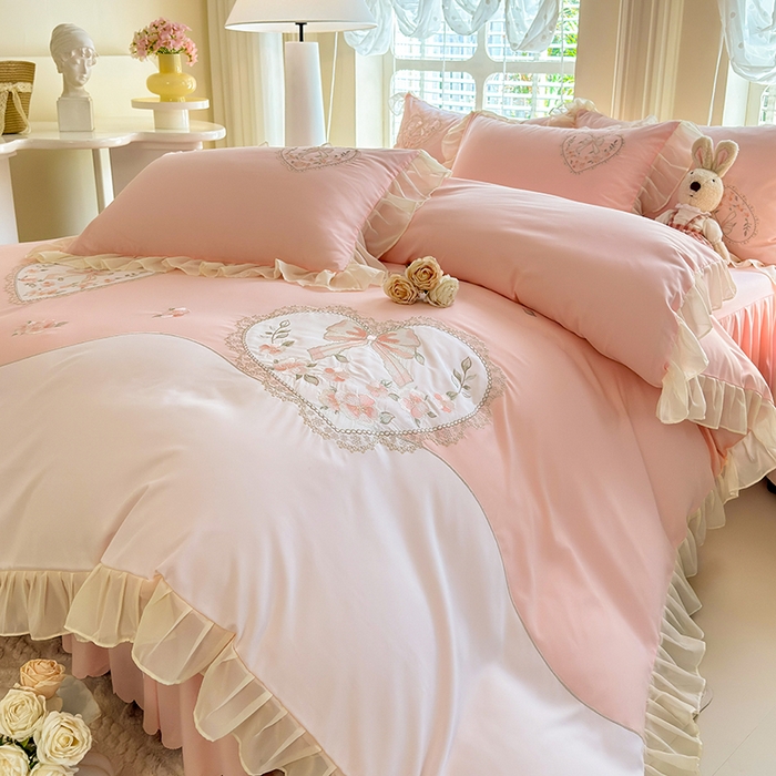 91家纺网 家纺一手货源 找家纺 （总）慕语家纺 2025新款少女系贴布绣蕾丝花边水洗磨毛棉四件套--芳菲系列（专版花型）