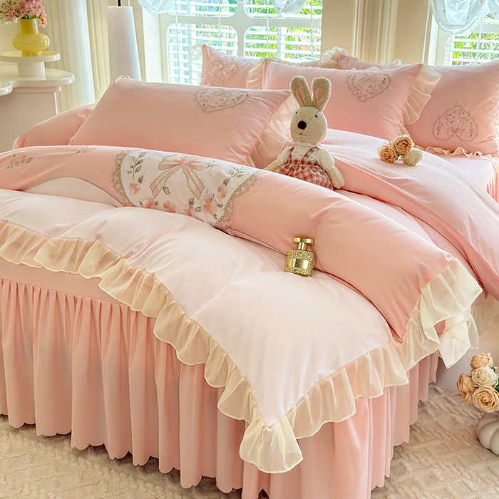 91家纺网 家纺一手货源 找家纺 （总）慕语家纺 2025新款少女系贴布绣蕾丝花边水洗磨毛棉四件套--芳菲系列（专版花型）