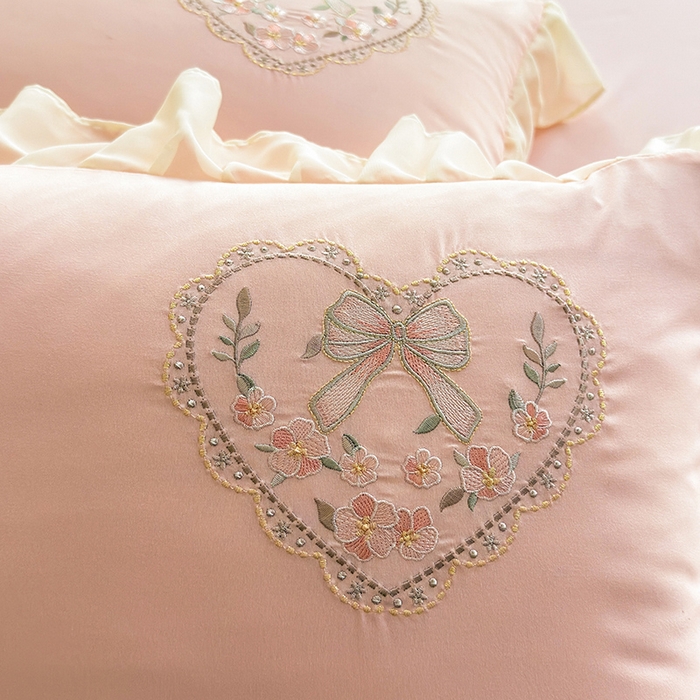 91家纺网 家纺一手货源 找家纺 （总）慕语家纺 2025新款少女系贴布绣蕾丝花边水洗磨毛棉四件套--芳菲系列（专版花型）