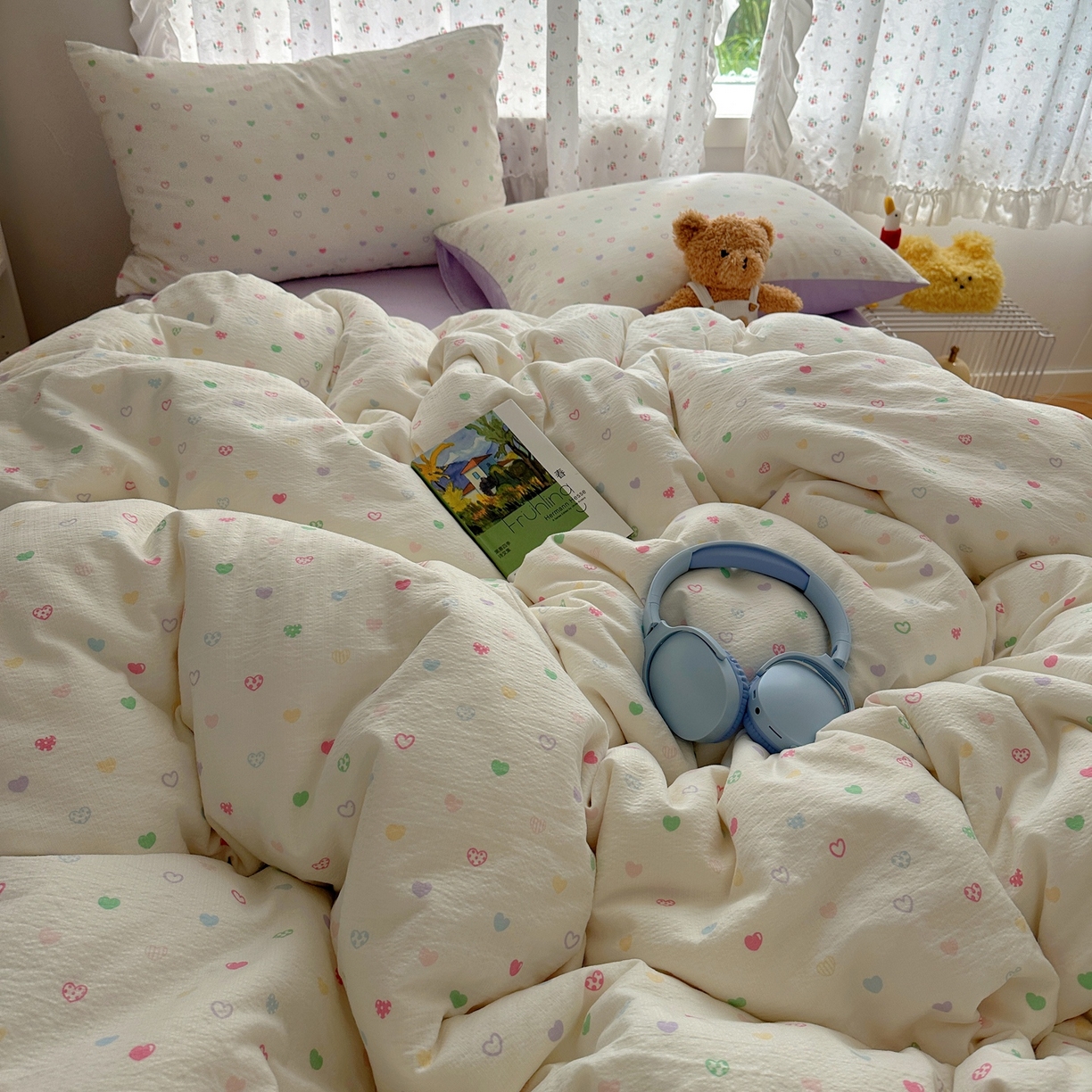 91家纺网 家纺一手货源 找家纺 顾里家纺 2025新款韩系奶萌云朵棉四件套 彩爱心