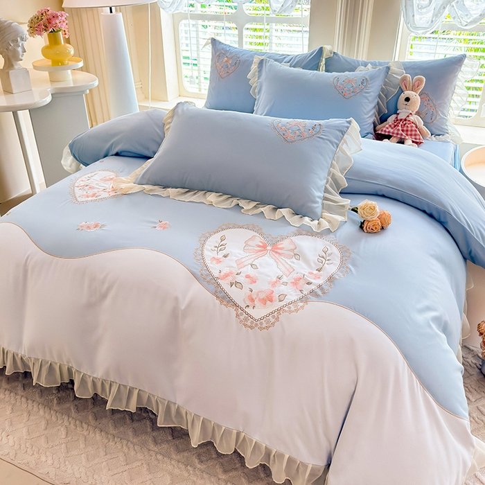 慕语家纺 2025新款少女系贴布绣蕾丝花边水洗磨毛棉四件套--芳菲系列（专版花型） 芳菲-浅兰