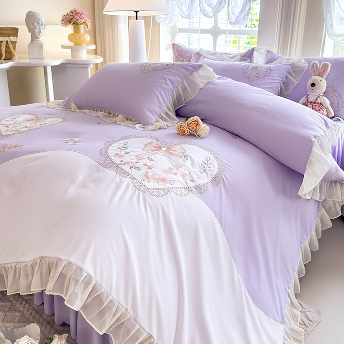 91家纺网 家纺一手货源 找家纺 慕语家纺 2025新款少女系贴布绣蕾丝花边水洗磨毛棉四件套--芳菲系列（专版花型） 芳菲-浅紫