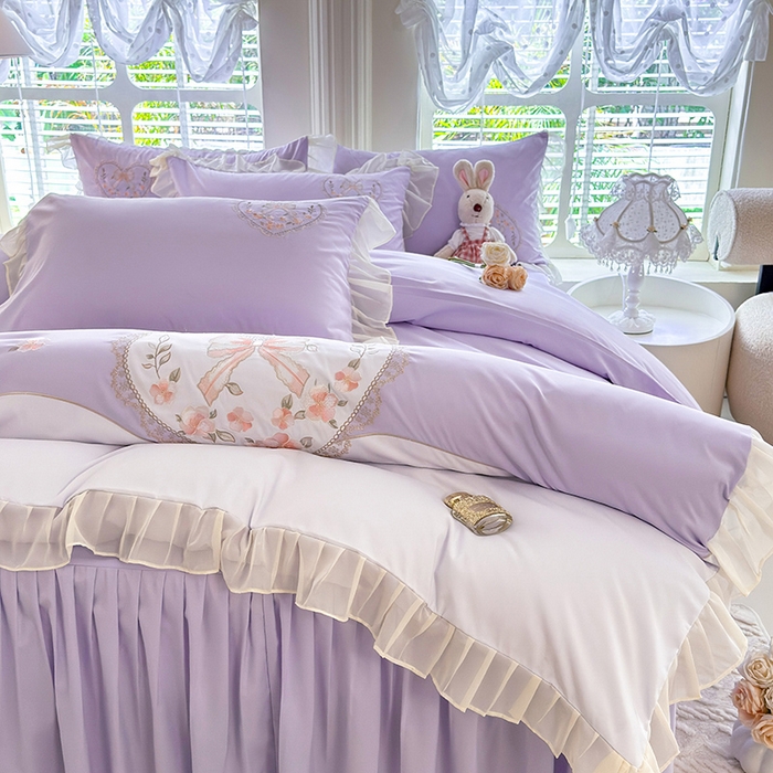 91家纺网 家纺一手货源 找家纺 慕语家纺 2025新款少女系贴布绣蕾丝花边水洗磨毛棉四件套--芳菲系列（专版花型） 芳菲-浅紫