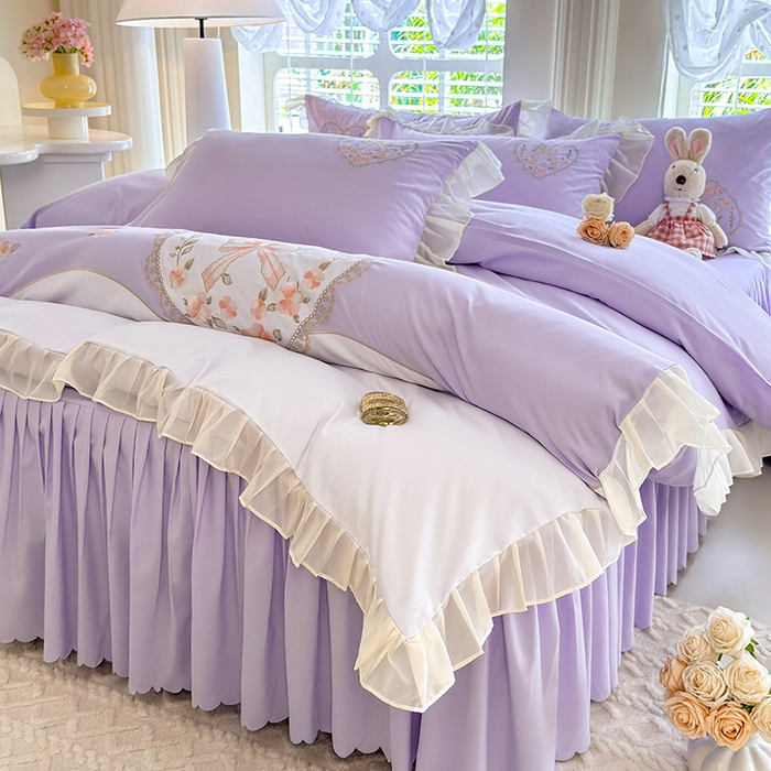 91家纺网 家纺一手货源 找家纺 慕语家纺 2025新款少女系贴布绣蕾丝花边水洗磨毛棉四件套--芳菲系列（专版花型） 芳菲-浅紫