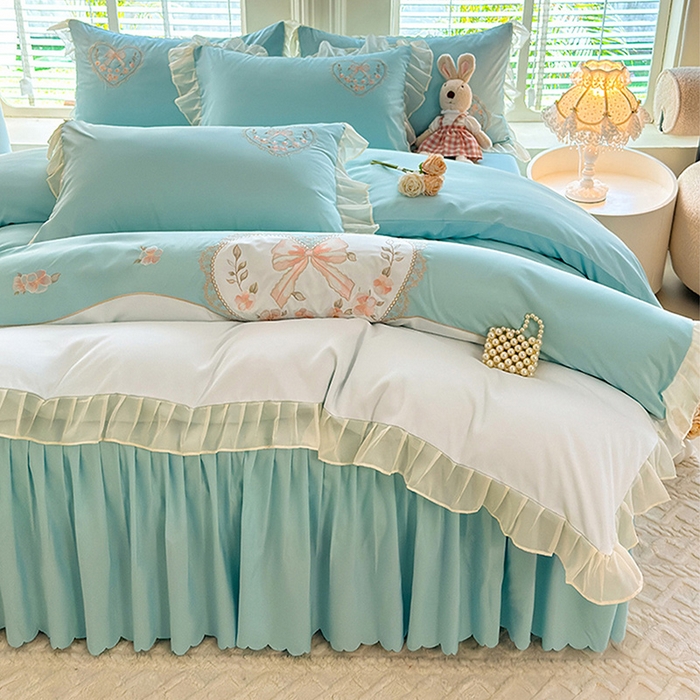 91家纺网 家纺一手货源 找家纺 慕语家纺 2025新款少女系贴布绣蕾丝花边水洗磨毛棉四件套--芳菲系列（专版花型） 芳菲-水绿