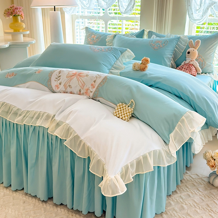 91家纺网 家纺一手货源 找家纺 慕语家纺 2025新款少女系贴布绣蕾丝花边水洗磨毛棉四件套--芳菲系列（专版花型） 芳菲-水绿