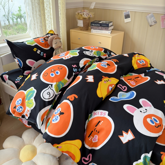 91家纺网 家纺一手货源 找家纺 乐居坊 2025新款开学季亲肤棉透气印花芦荟棉四件套（宿舍床） 胡萝卜兵