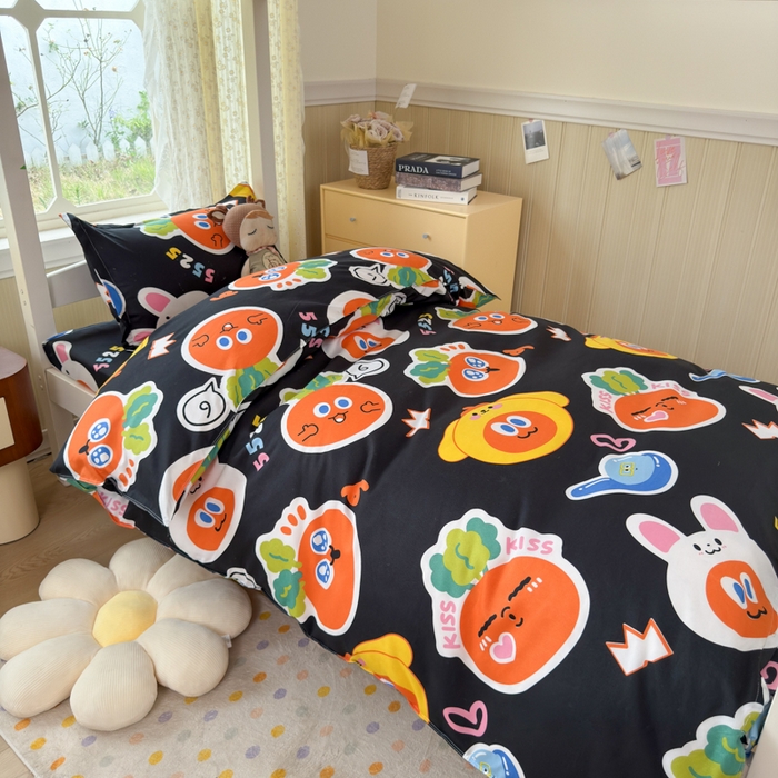 91家纺网 家纺一手货源 找家纺 乐居坊 2025新款开学季亲肤棉透气印花芦荟棉四件套（宿舍床） 胡萝卜兵