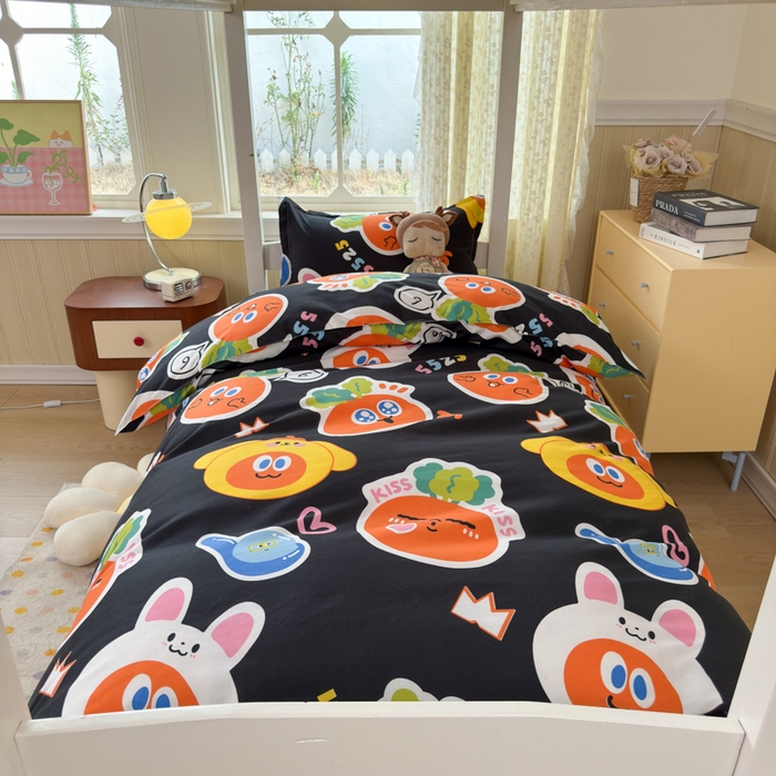 91家纺网 家纺一手货源 找家纺 乐居坊 2025新款开学季亲肤棉透气印花芦荟棉四件套（宿舍床） 胡萝卜兵