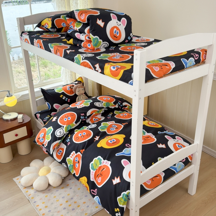 91家纺网 家纺一手货源 找家纺 乐居坊 2025新款开学季亲肤棉透气印花芦荟棉四件套（宿舍床） 胡萝卜兵