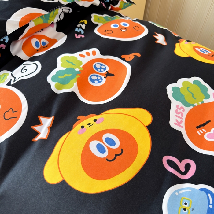 91家纺网 家纺一手货源 找家纺 乐居坊 2025新款开学季亲肤棉透气印花芦荟棉四件套（宿舍床） 胡萝卜兵