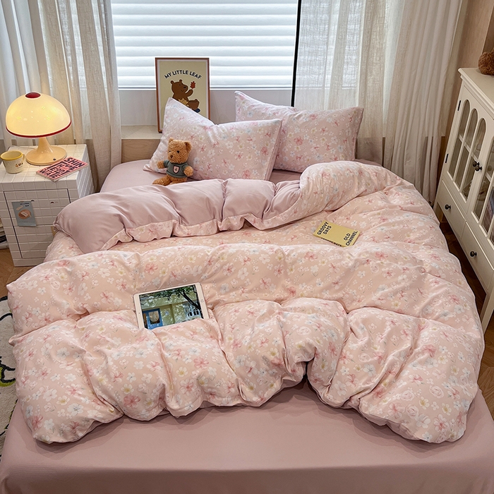 91家纺网 家纺一手货源 找家纺  金梦拉2025新款A类提花人字纹小布袋款四件套桃桃花语