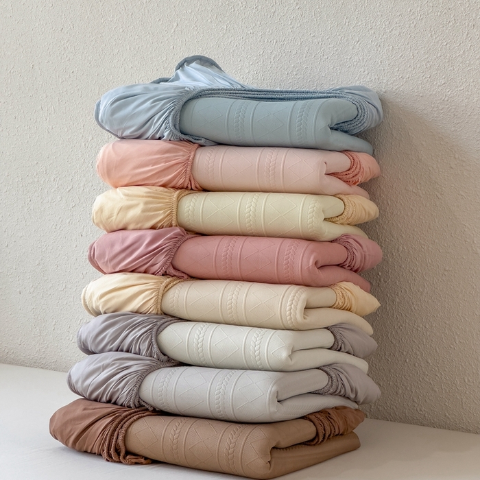 91家纺网 家纺一手货源 找家纺 （总）莱家富 2025新款A类柔感彩绒棉夹棉床笠三件套床笠单件单床笠-素菱笺系列