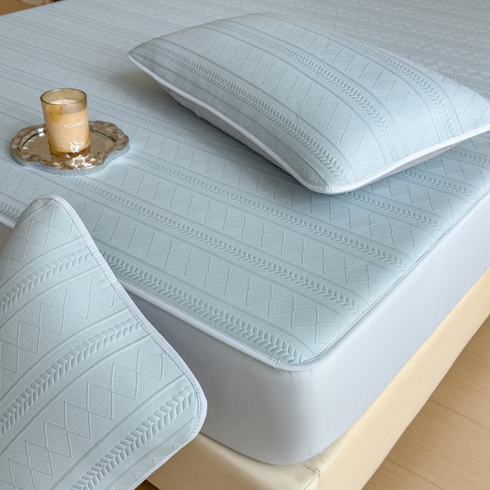 91家纺网 家纺一手货源 找家纺 莱家富 2025新款A类柔感彩绒棉夹棉床笠三件套床笠单件单床笠-素菱笺系列 素菱笺-青釉蓝