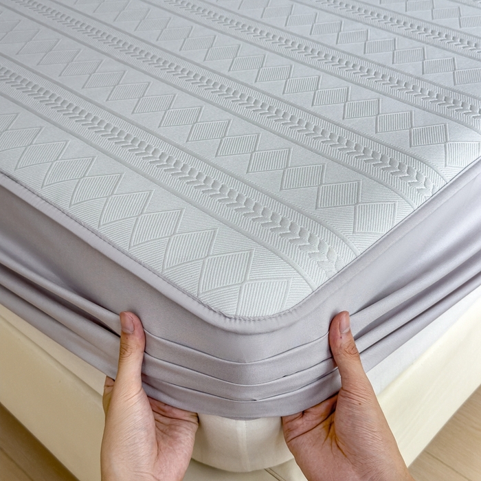 91家纺网 家纺一手货源 找家纺 莱家富 2025新款A类柔感彩绒棉夹棉床笠三件套床笠单件单床笠-素菱笺系列 素菱笺-高级灰