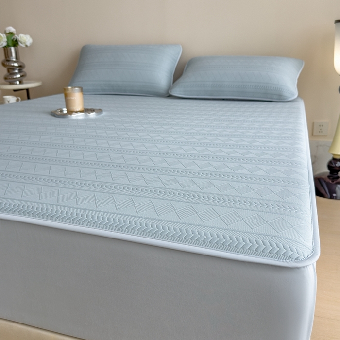 91家纺网 家纺一手货源 找家纺 莱家富 2025新款A类柔感彩绒棉夹棉床笠三件套床笠单件单床笠-素菱笺系列 素菱笺-青釉蓝