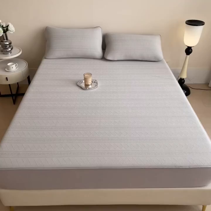 91家纺网 家纺一手货源 找家纺 莱家富 2025新款A类柔感彩绒棉夹棉床笠三件套床笠单件单床笠-素菱笺系列 素菱笺-高级灰