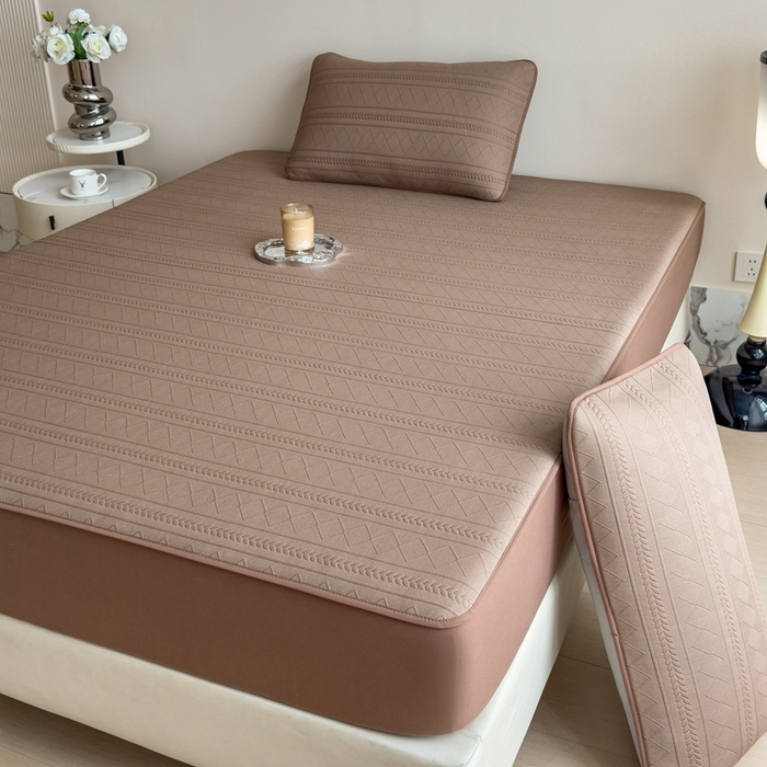 91家纺网 家纺一手货源 找家纺 莱家富 2025新款A类柔感彩绒棉夹棉床笠三件套床笠单件单床笠-素菱笺系列 素菱笺-栗壳咖