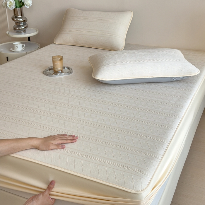 91家纺网 家纺一手货源 找家纺 莱家富 2025新款A类柔感彩绒棉夹棉床笠三件套床笠单件单床笠-素菱笺系列 素菱笺-麦米黄