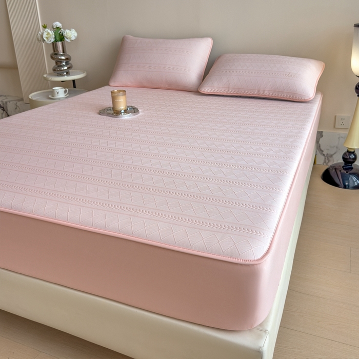 91家纺网 家纺一手货源 找家纺 莱家富 2025新款A类柔感彩绒棉夹棉床笠三件套床笠单件单床笠-素菱笺系列 素菱笺-桃雾粉