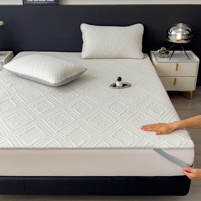 91家纺网 家纺一手货源 找家纺 莱家富 2025新款A类柔感彩绒棉夹棉床垫三件套单床垫-菱影蔓花系列 菱影蔓花-珠光白床垫