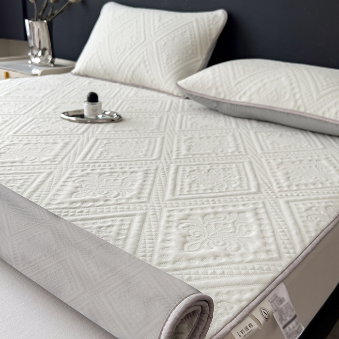 91家纺网 家纺一手货源 找家纺 （总）莱家富 2025新款A类柔感彩绒棉夹棉床垫三件套单床垫-菱影蔓花系列