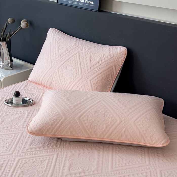 91家纺网 家纺一手货源 找家纺 莱家富 2025新款A类柔感彩绒棉夹棉床垫三件套单床垫-菱影蔓花系列 菱影蔓花-樱花粉床垫