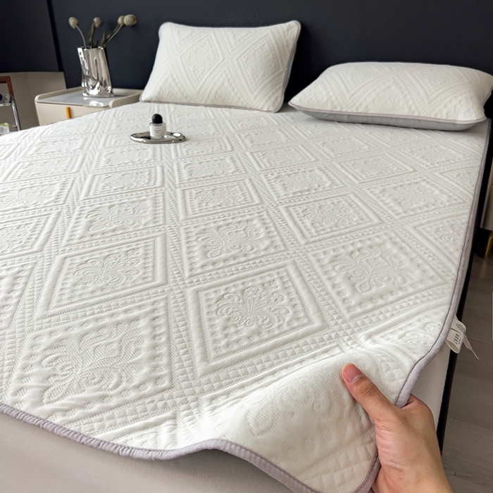 91家纺网 家纺一手货源 找家纺 （总）莱家富 2025新款A类柔感彩绒棉夹棉床垫三件套单床垫-菱影蔓花系列