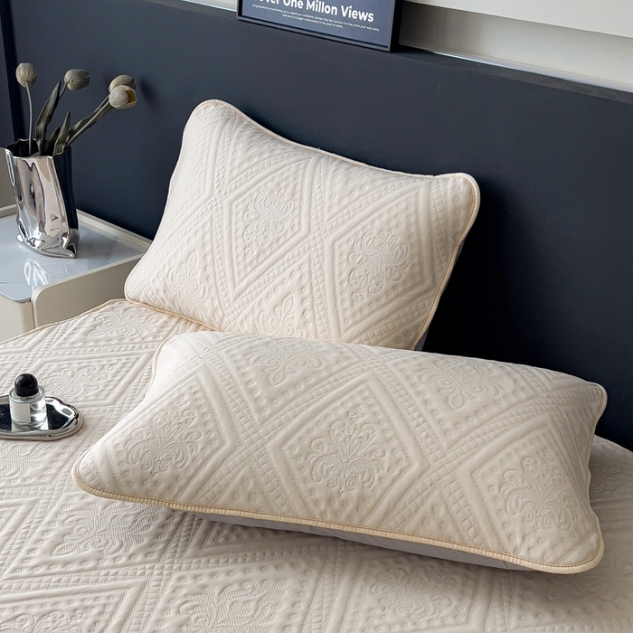 91家纺网 家纺一手货源 找家纺 莱家富 2025新款A类柔感彩绒棉夹棉床垫三件套单床垫-菱影蔓花系列 菱影蔓花-沙砾米床垫