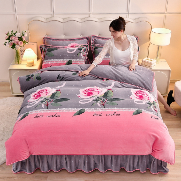 91家纺网 家纺一手货源 找家纺 绒宴2025新230克特厚款印花牛奶绒单被套法莱绒金貂被套单件 玫瑰庄园