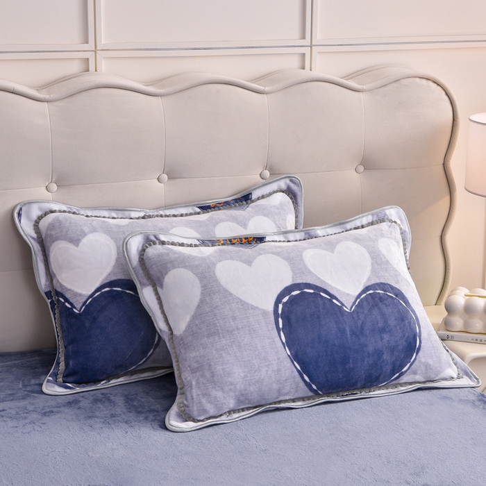 91家纺网 家纺一手货源 找家纺 绒宴 2025新款8.5斤牛奶绒金貂法莱绒床裙款保暖四件套 爱心派对