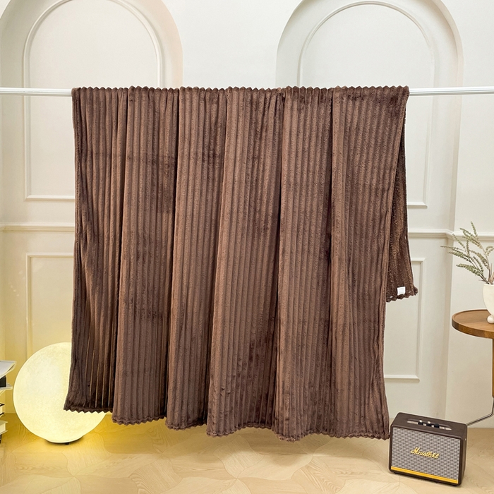 91家纺网 家纺一手货源 找家纺 安琪家纺 2025新款280克直播爆品兔毛绒高克重多功能抽条毛毯盖毯午睡毯跨境外贸 咖色